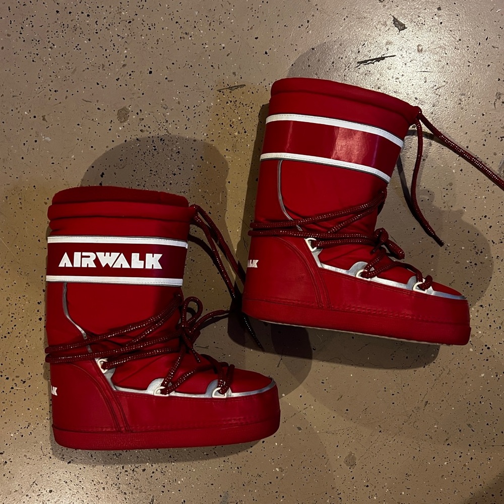 Vintage Airwalk Moonboots
